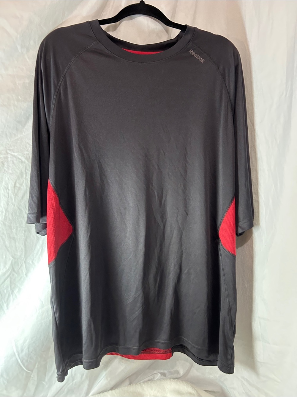 Reebok Men's Athletic Workout T-Shirt Gray Red Short Sleeve Activewear Size 2XL